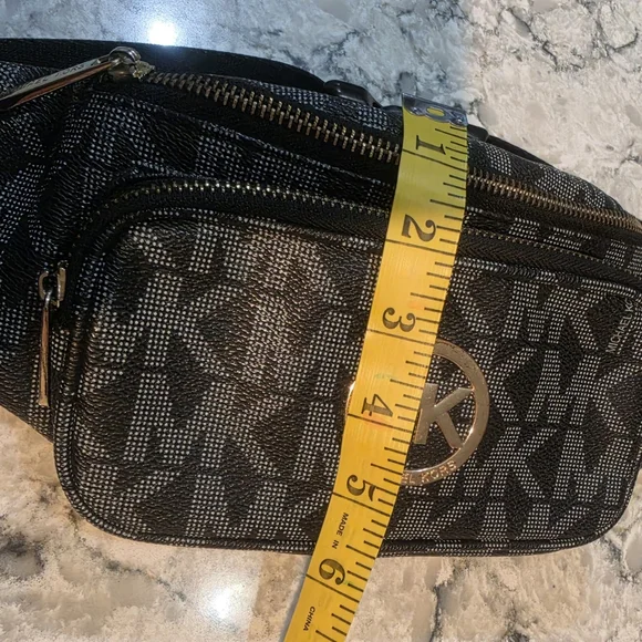 Michael Kors Black Signature MK Belt Bag with Gold Logo - Picture 3 of 12